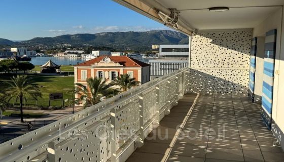 A louer APPARTEMENT T3 62 M2 TERRASSE BORD DE MER LA SEYNE SUR MER