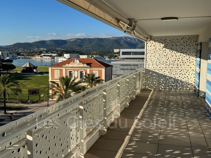 A louer APPARTEMENT T3 62 M2 TERRASSE BORD DE MER LA SEYNE SUR MER