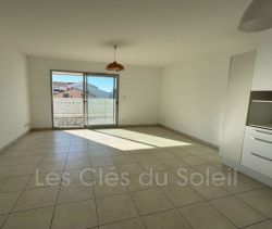 A louer APPARTEMENT T3 62 M2 TERRASSE BORD DE MER LA SEYNE SUR MER