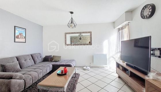 A louer APPARTEMENT T4 75 M2 TERRASSE BORD DE MER TOULON