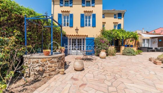 A louer MAISON  DE MAîTRE PLAGE à PIED SIX FOURS LES PLAGES