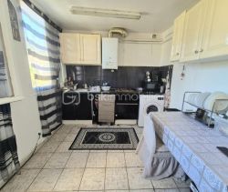 A louer APPARTEMENT T4 69 M2 BORD DE MER TOULON