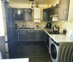 A louer APPARTEMENT T4 64 M2 BORD DE MER TOULON