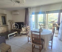 A louer APPARTEMENT T3 56 M2 BORD DE MER TOULON