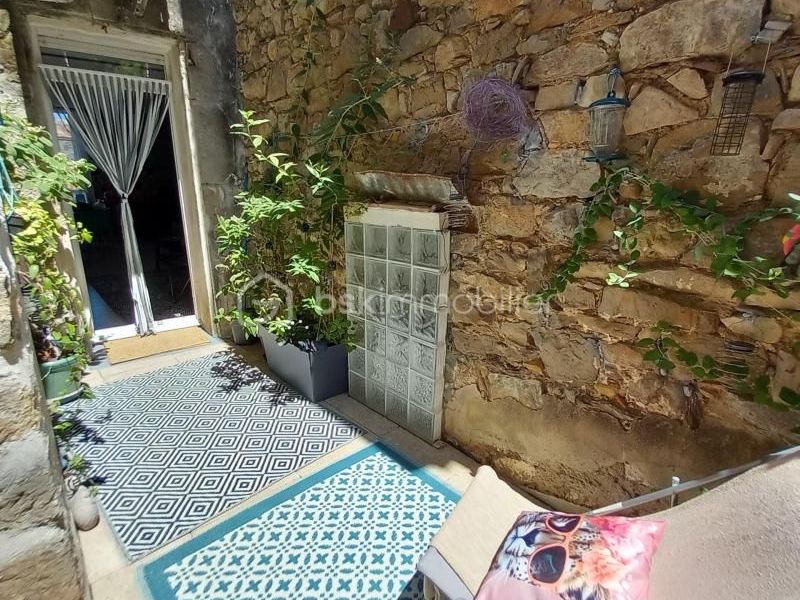 For rent: 1-bedroom apartment, 46 m², terrace, Clermont-l'Hérault