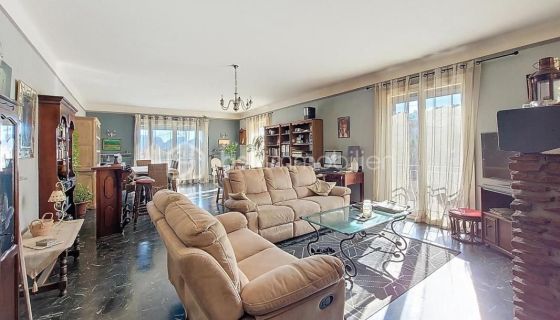 A louer APPARTEMENT T4 127 M2 BORD DE MER LA CIOTAT