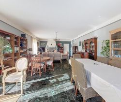 A louer APPARTEMENT T4 127 M2 BORD DE MER LA CIOTAT