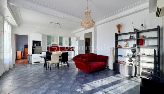 A louer APPARTEMENT T4 106 M2 BORD DE MER NICE