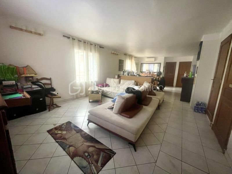 A louer APPARTEMENT T5 100 M2 BORD DE MER LA SEYNE SUR MER