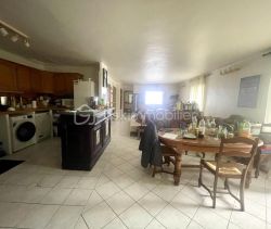 A louer APPARTEMENT T5 100 M2 BORD DE MER LA SEYNE SUR MER