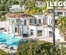 A louer MAISON  9 PIECES 495 M2 VUE MER VALLAURIS