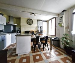 A vendre MAISON  6 PIECES 95 M2  TORCY LE GRAND commerce