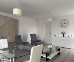 A louer MAISON  4 PIECES 101 M2 BORD DE MER BAGES