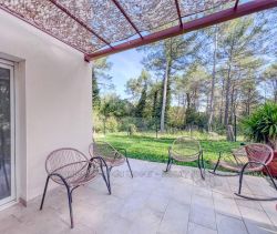 A louer MAISON  5 PIECES 140 M2  GREASQUE