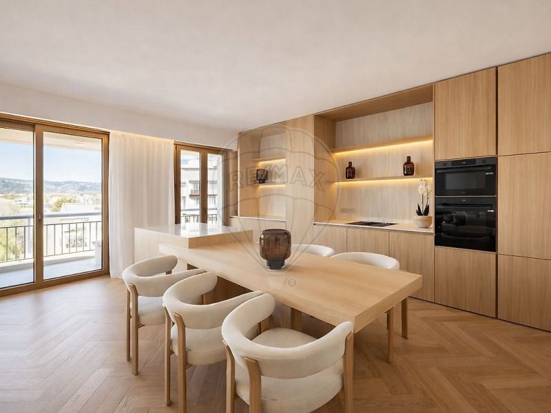 A louer APPARTEMENT DE PRESTIGE T3 74 M2 TERRASSE BORD DE MER NICE