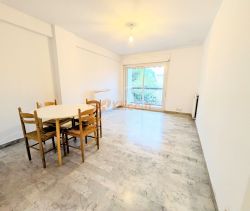 A louer APPARTEMENT T4 69 M2 TERRASSE BORD DE MER CANNES COMMERCES MER