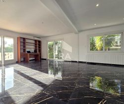 A louer MAISON  6 PIECES 190 M2 PLAGE à PIED VILLENEUVE LOUBET