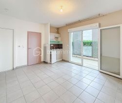 A louer STUDIO  25 M2 TERRASSE BORD DE MER NARBONNE