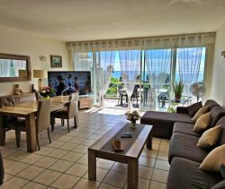 A louer APPARTEMENT DE PRESTIGE T4 95 M2 TERRASSE PIEDS DANS L'EAU CARRY LE ROUET