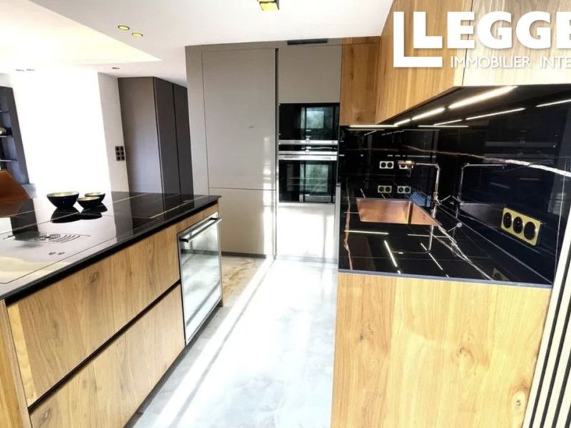 A louer APPARTEMENT DE PRESTIGE T3 85 M2 BORD DE MER NICE