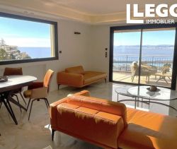 A louer APPARTEMENT DE PRESTIGE T3 85 M2 BORD DE MER NICE