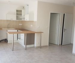 A louer APPARTEMENT T3 50 M2 TERRASSE BORD DE MER AGDE