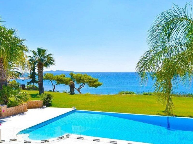 A vendre PENTHOUSE DE PRESTIGE  400 M2 PIEDS DANS L'EAU ASTROS