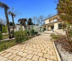 A louer MAISON  8 PIECES 180 M2  UZES