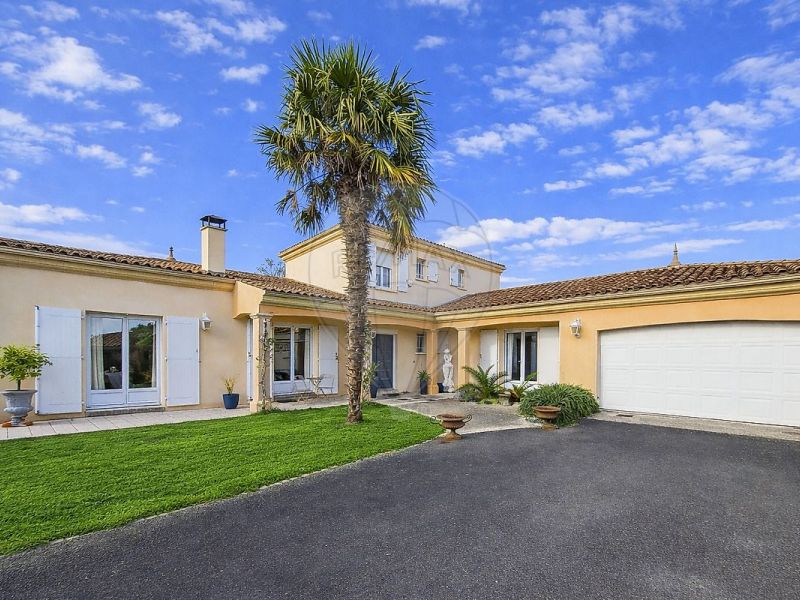 A louer MAISON  CONTEMPORAINE BORD DE MER LES MATHES