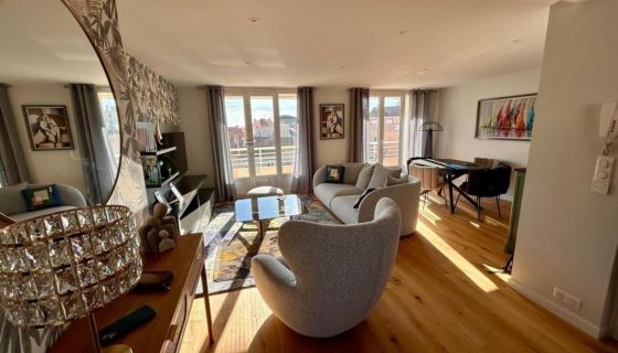 A louer APPARTEMENT DE PRESTIGE T3 64 M2 BORD DE MER SAINTE MAXIME