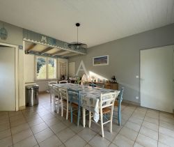 A vendre MAISON  6 PIECES 121 M2 BORD DE MER LONGEVILLE SUR MER