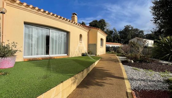 A vendre MAISON  6 PIECES 144 M2 BORD DE MER JARD SUR MER