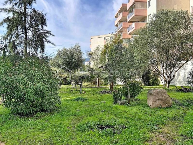 Se alquila apartamento de 2 habitaciones, 81 m², terraza, junto al mar, Ajaccio