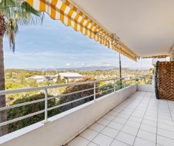 For rent: 3-bedroom apartment, 92 m², terrace, seaside, Le Cannet