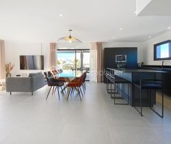 A louer MAISON  CONTEMPORAINE BORD DE MER VIAS