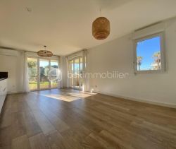 A louer APPARTEMENT T3 63 M2 TERRASSE BORD DE MER LA SEYNE SUR MER