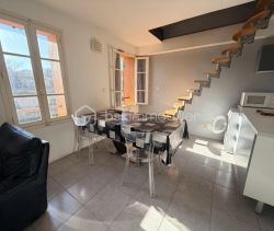 For rent: 1-bedroom duplex apartment, 37 m², beachfront, La Seyne-sur-Mer