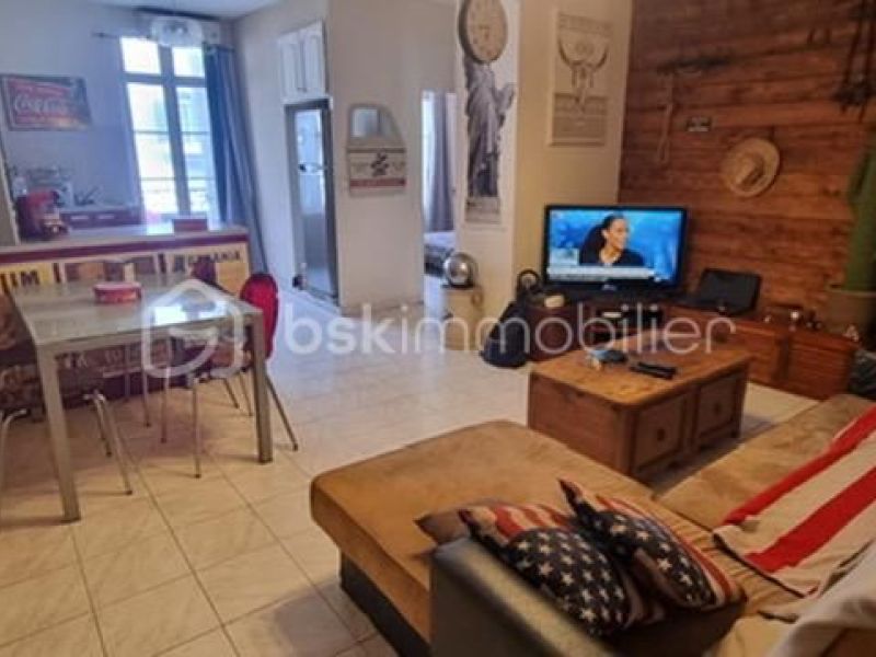 A louer APPARTEMENT T3 60 M2 BORD DE MER SETE