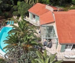 A louer MAISON  6 PIECES 185 M2 BORD DE MER THEOULE SUR MER