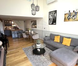 A louer APPARTEMENT DE PRESTIGE T3 76 M2 TERRASSE  BORDEAUX