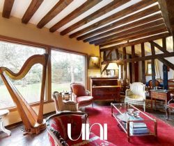 Mansion for rent in Lisieux