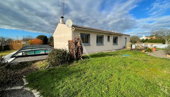 A vendre MAISON  5 PIECES 135 M2  AVRILLE