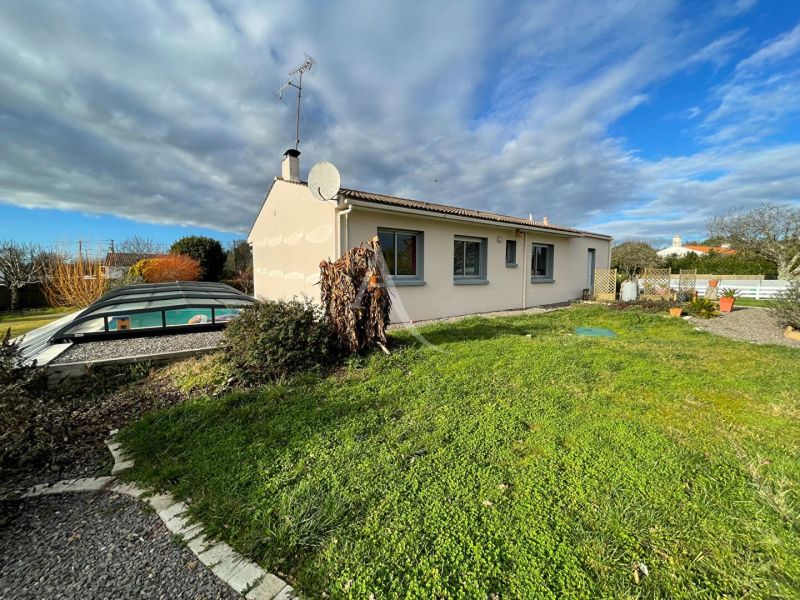 A vendre MAISON  5 PIECES 135 M2  AVRILLE