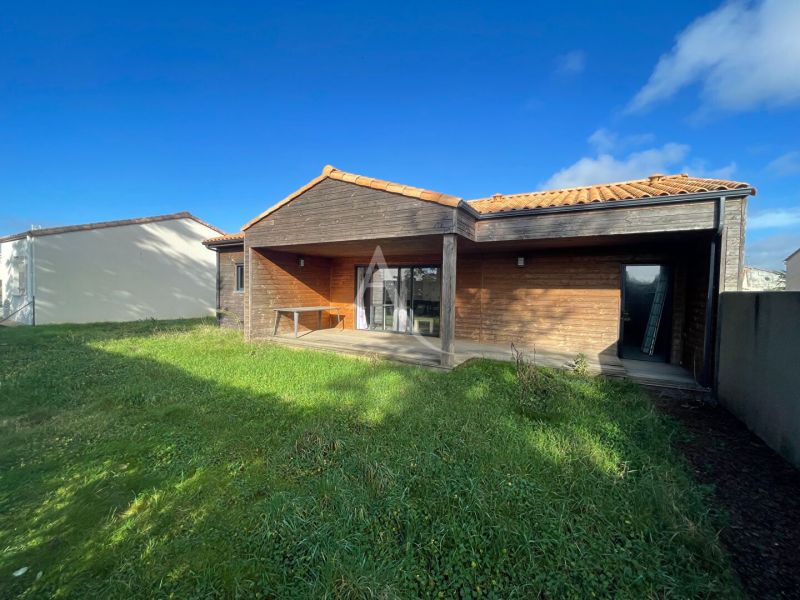 A vendre MAISON  3 PIECES 65 M2 BORD DE MER LONGEVILLE SUR MER