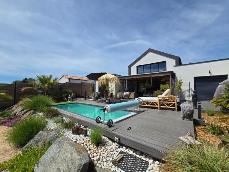 Contemporary house for rent by the sea in Saint Jean de Monts