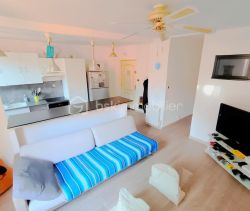 For rent: 2-bedroom apartment, 54 m², beachfront, La Seyne-sur-Mer