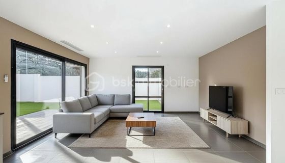 Contemporary house for rent in Clermont-l'Hérault