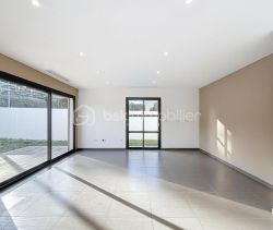 Contemporary house for rent in Clermont-l'Hérault