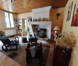 For rent: 10-room farmhouse, 221 m², Saint Antoine sur l'Isle