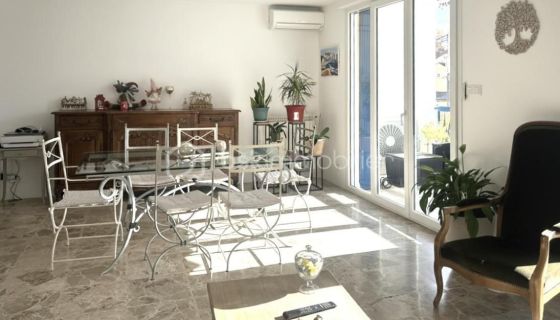 APARTAMENTO DE 3 HABITACIONES 83 M2 CON TERRAZA AL MAR LA SEYNE SUR MER